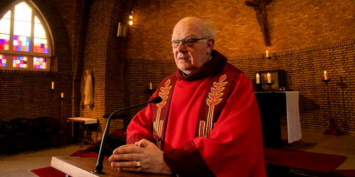 Voorganger Pastor Th. van der Sman pr